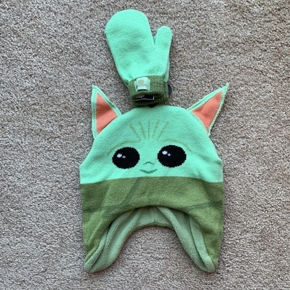 Star Wars baby yoda hat and mittens